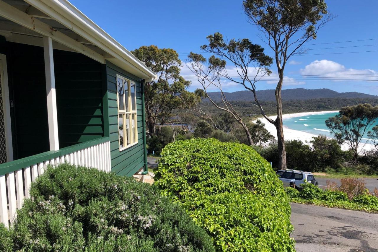 Binalong Beach Cottage Beachfront At Bay Of Fires Next To Restaurant Binalong Bay Exterior photo